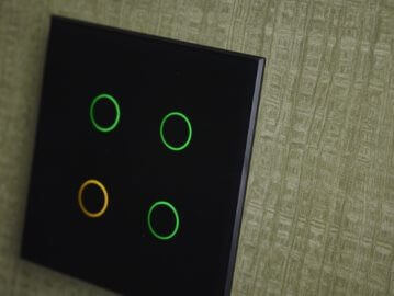 Tastu Glass Button 4+4F RGB Led. SWC04/YGW Black - Image 2